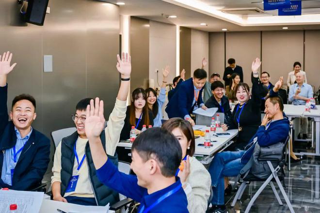 万博体育全站ManBetX从新的视角看创业！2023厦门大学火炬创星荟创业成长营(图1)